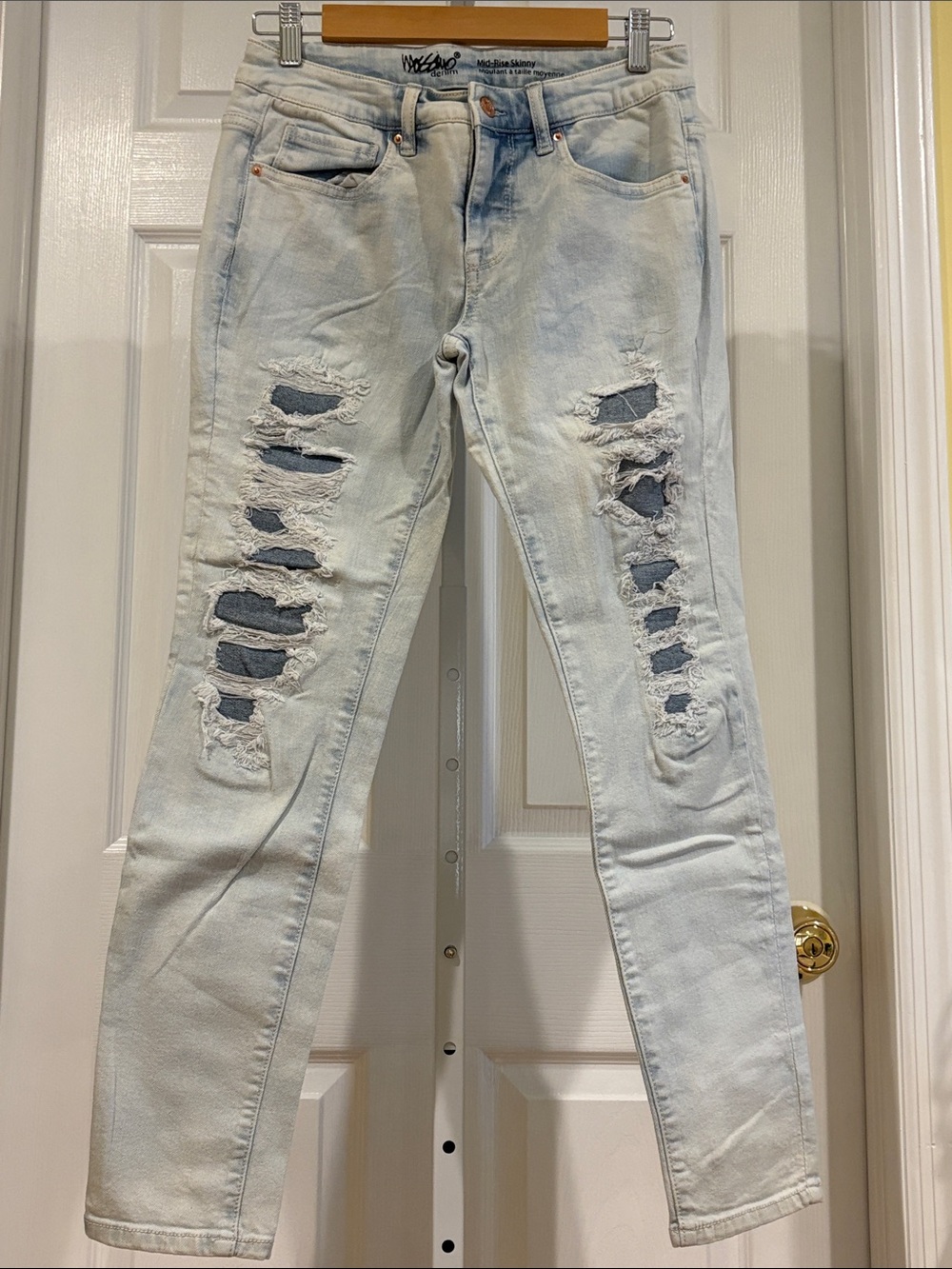 NWOT Mossimo Midrise Skinny Jeans 4/27